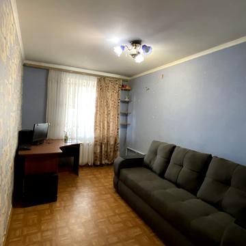 Лесі Українки просп., 72