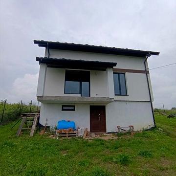 Продаж!!! Особняк у с. Карачинів, якісне добротне будівництво!