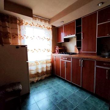 Оренда трикімнатної квартири, центр (театр Гоголя)
