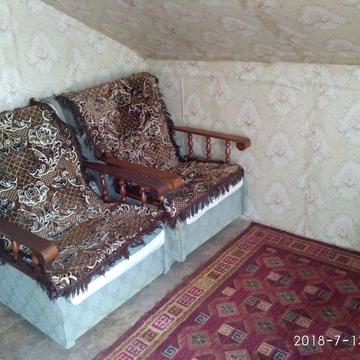 Сдам второй этаж дома.Отдельный вход .Цена уже с коммун.