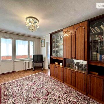 Продаж 3к Квартира Космонавтів вулиця