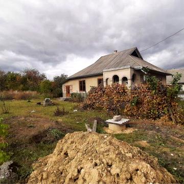 Продається будинок в селі Нелипівці.