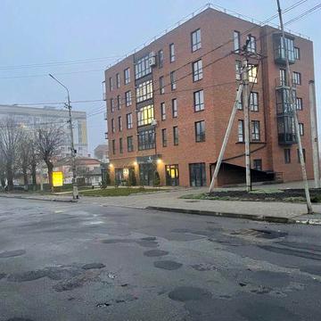Квартира та підвал у новому елітному будинку