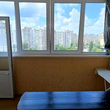 Продам 1-ну квартиру на Троєщіні,  Рональда Рейгана 9