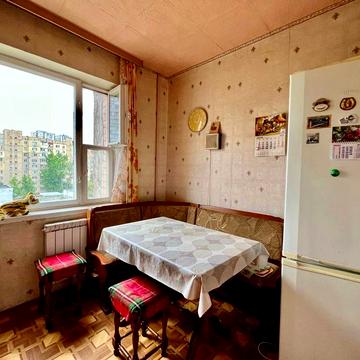 Трикімнатна квартира , Дарницький, 5 хв до метро. Миколи Бажана 9б