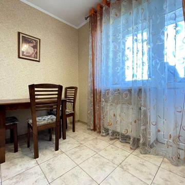 Чудова квартира у Вишневому на Машинобудівників 17