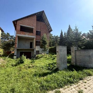 Будинок з ділянкою 5,6 соток вул.Арктична 37
