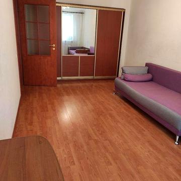 Продам 1к 12 квартале( Б.Хмельницького 110) Г Сталинграда