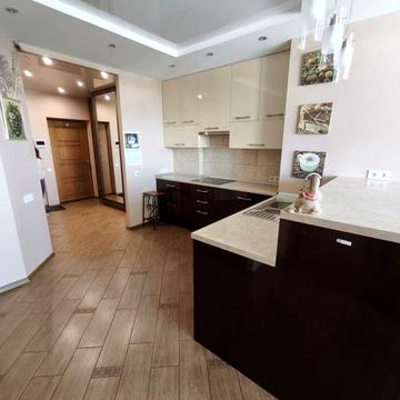 Продам квартиру в будинку з закритою територією біля ТЦ Мануфактура