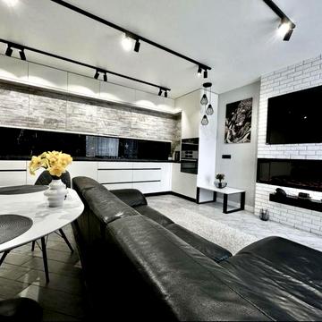 Сучасна Євро 3-кімнатна квартира з дизайнерським ремонтом. Власник