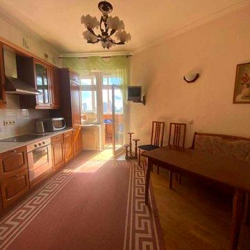 Лєскова 1а, оренда 3-к квартири 120 м2, метро Печерська 5 хв!
