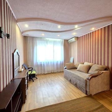 Продам  3х к.кв Роганский жилмассив,  метро Индустриальная
