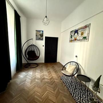 Гетьмана Петра Дорошенка вул. (), 56