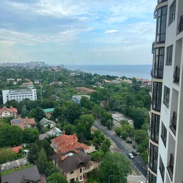 Двокімнатна квартира в ЖК Аквамарин з видом моря