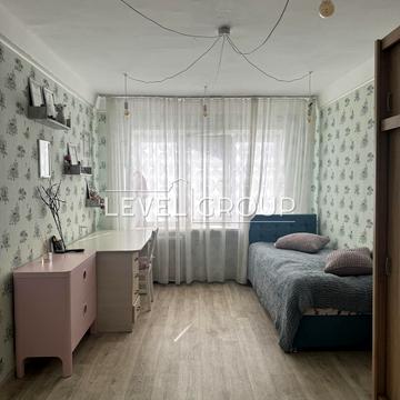 Братиславська вул., 8