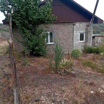 Продається будинок зі зручностями по вул. Урицького (початок вулиці)