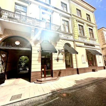 Здаються 2 кім апартаменти біля Кобилянської
