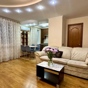 Енергетиків вул., 8