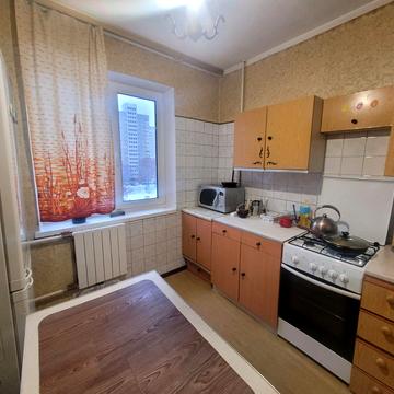 Героїв Космосу вул., 19