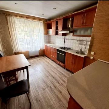 Героїв просп., 45