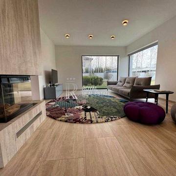 Продаж будинку з ремонтом 290 м² 16 соток КМ Белгравія с. Капітанівка