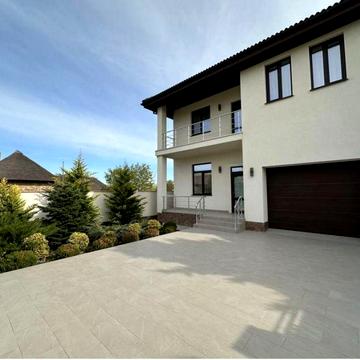 Продаж нового будинку в Совіньоні.