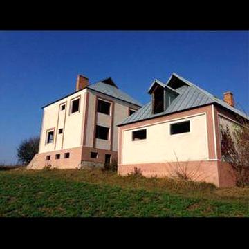 Продам двохповерховий будинок