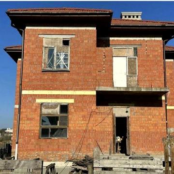 Коробка в центрі Совіньону за ціною ділянки! Терміново!