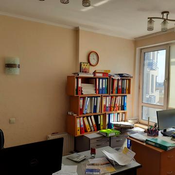 Зарічна вул., 1