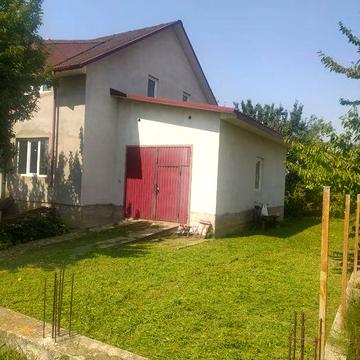 Незавершене будівництво будинок