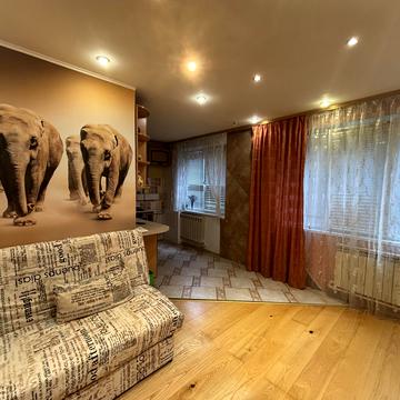 Амосова вул. (Корчагінців), 5