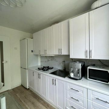 Пилипа Орлика вул., 5