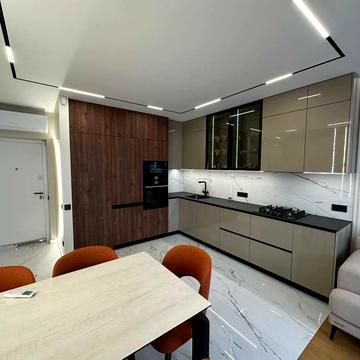 Пасічна вул., 84