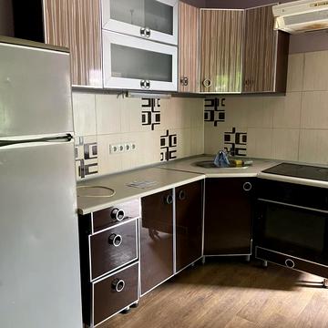 Радіо вул., 1