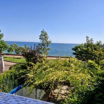 Світла вул., 1