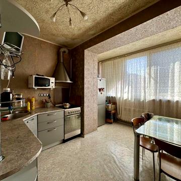 Старицького вул., 20/2