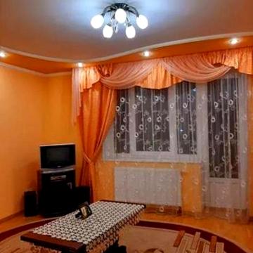 Пасічна вул., 28