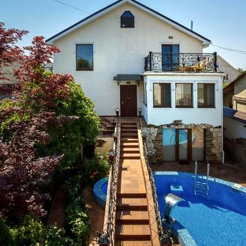 Художника Федорова вул., 15