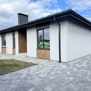 Остромирська вул., 1