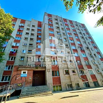 Володимира Сосюри вул., 46