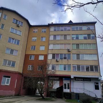 Молодіжна вул., 54