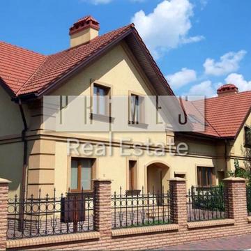 Молодіжна