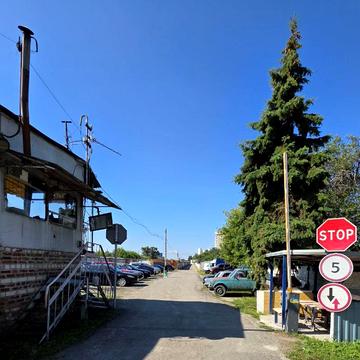 Тараса Редькіна вул. (Пєшкова), 1