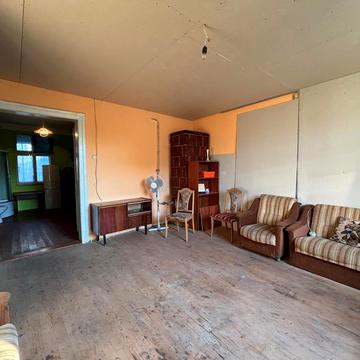 Миру вул., 42