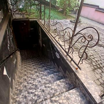 Тарнавського вул., 4