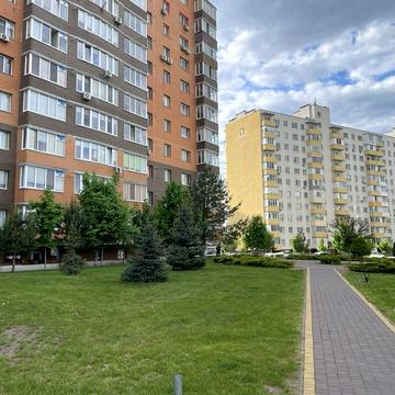 Європейська вул., 1