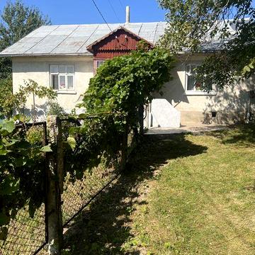 Продається затишний будинок з садом у с.Гаї-Розтоцькі біля Тернополя.
