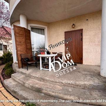 Небесної Сотні просп. (Маршала Жукова)