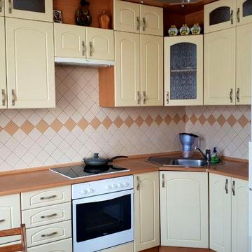 Продаю свою 2к біля м, Академиістечко