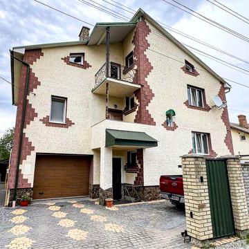 Продається просторий і затишний будинок у м. Борислав